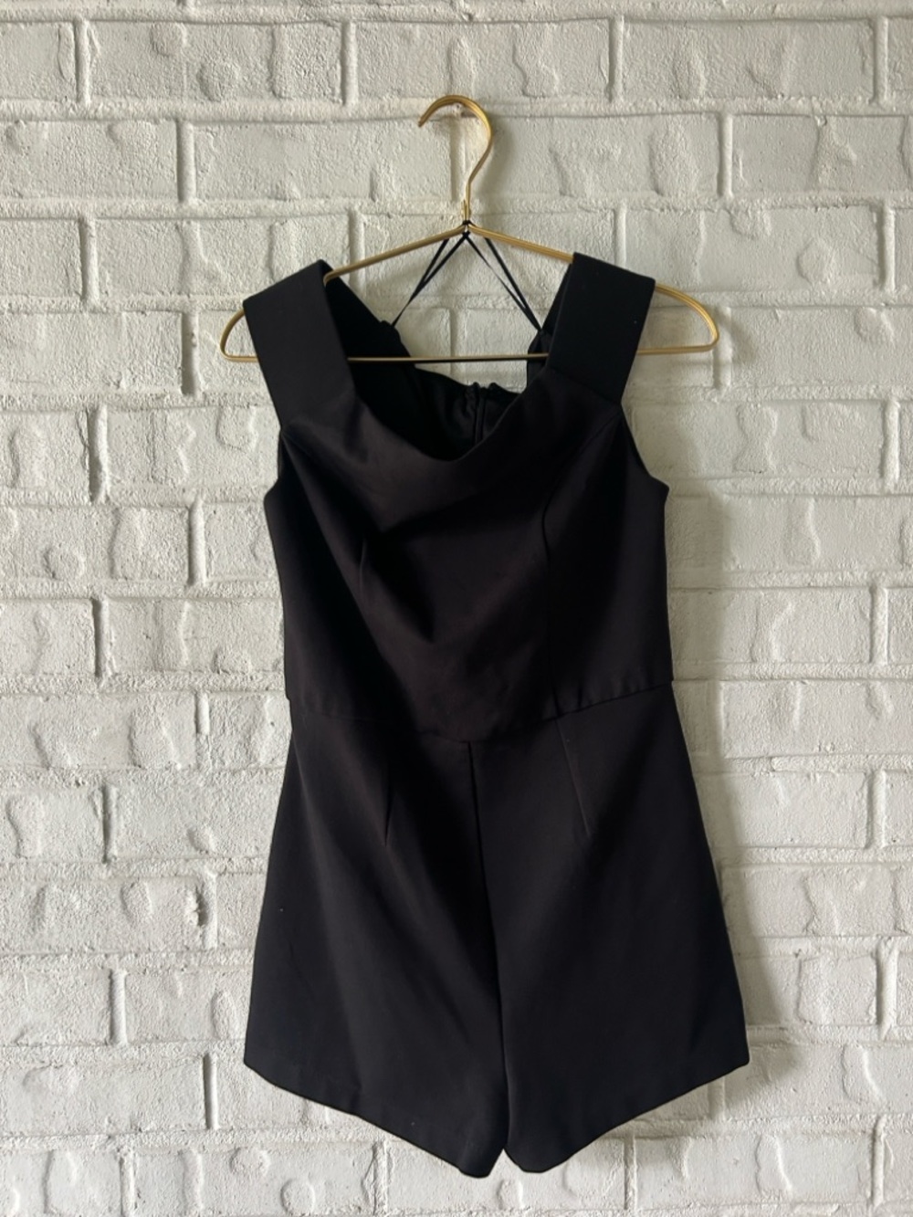 Romeo & Juliet NWT women's off-the-shoulder knit mini romper